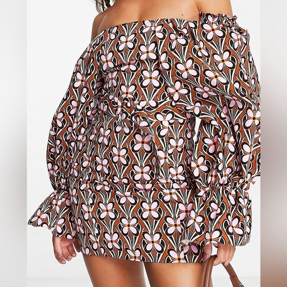 Extreme sleeve belted mini dress in retro floral print